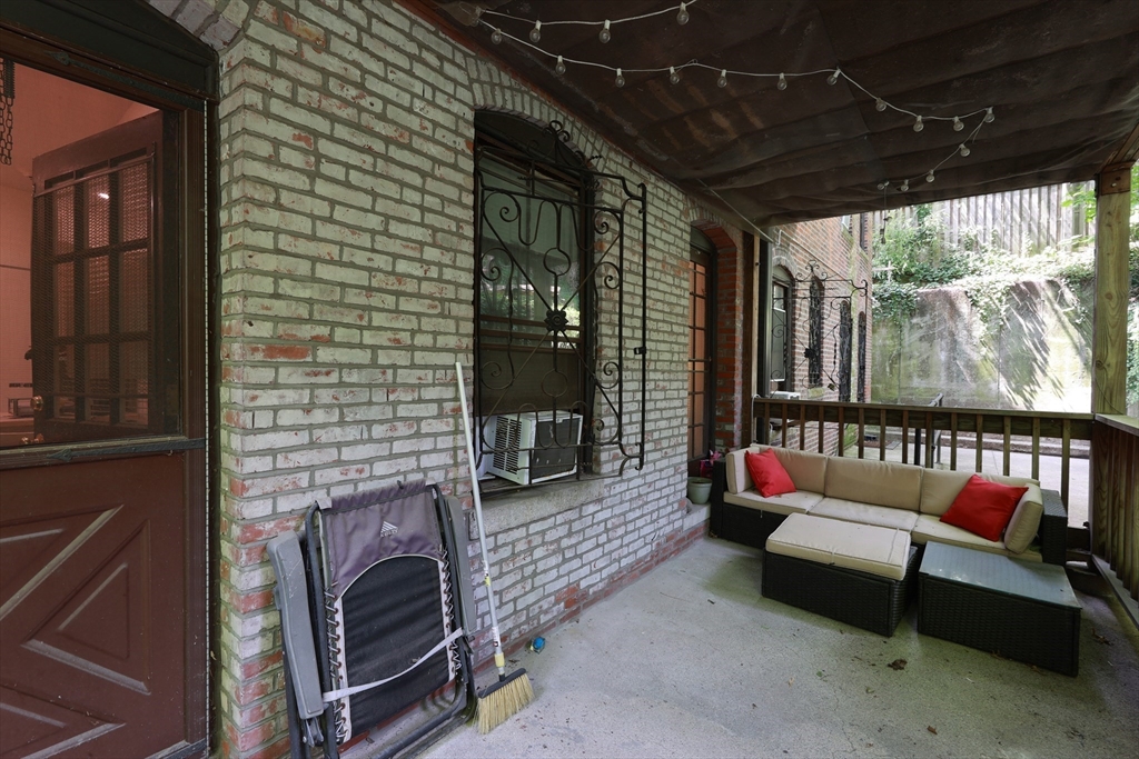 35 Westbourne Ter # 2