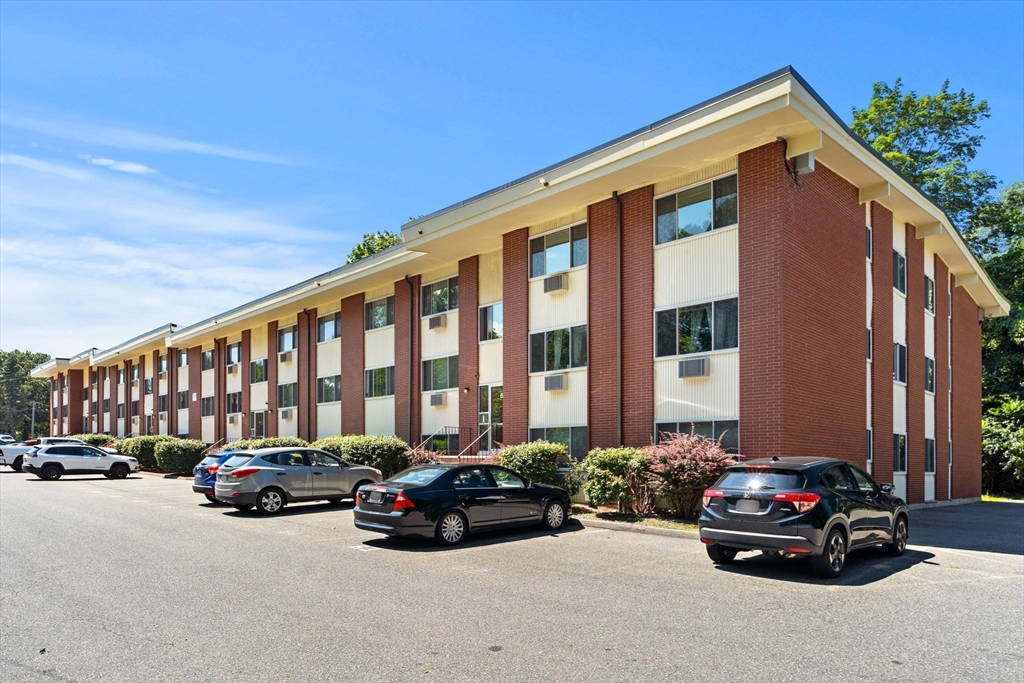 74 Beach St # 9 Unit: 6-9