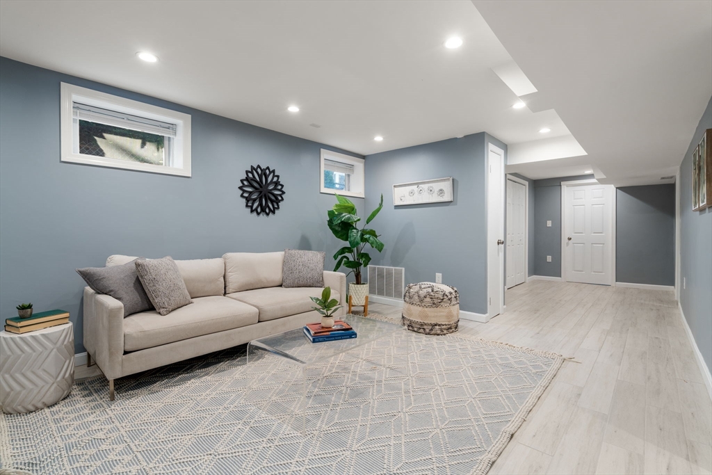 42-44 Warren St # 42