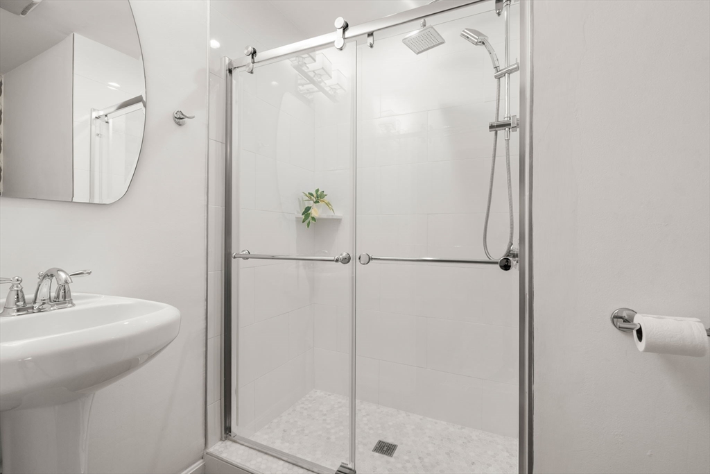 42-44 Warren St # 42