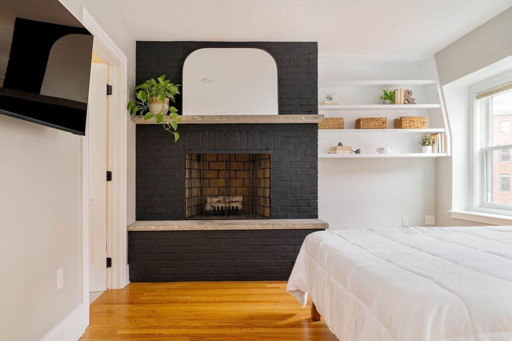 129 N Washington St # 3