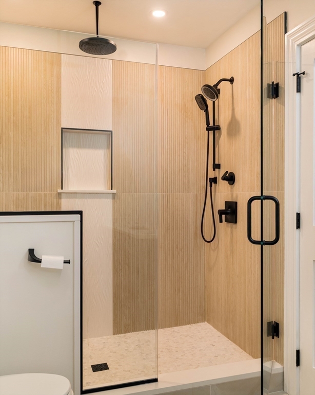 129 N Washington St # 3