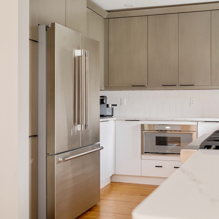 129 N Washington St # 3