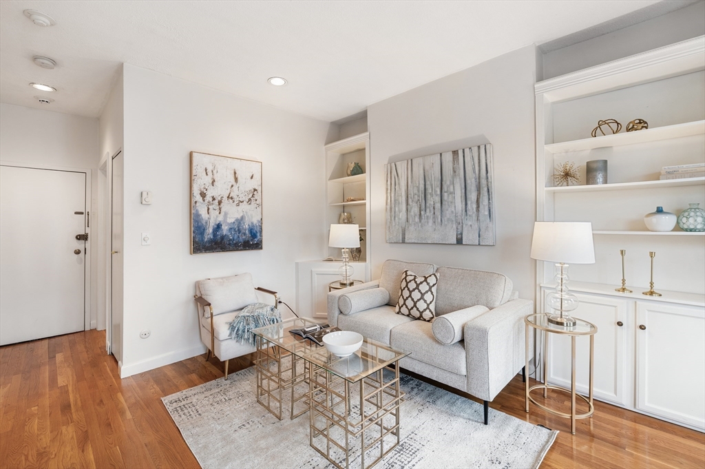 17 Follen St # 3F