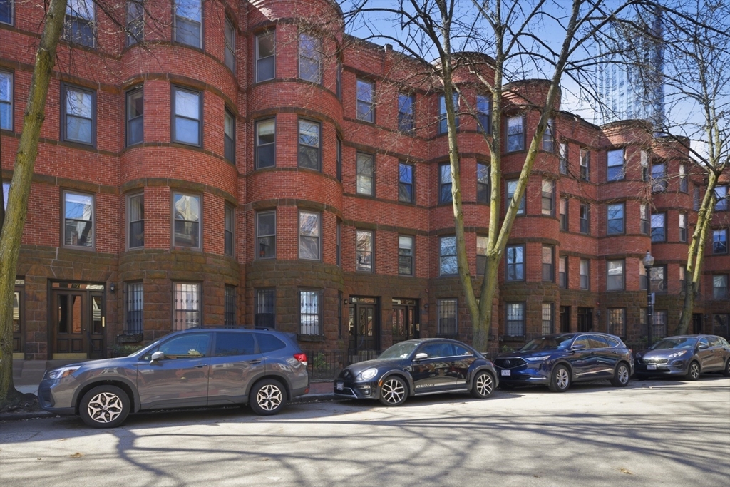 17 Follen St # 3F