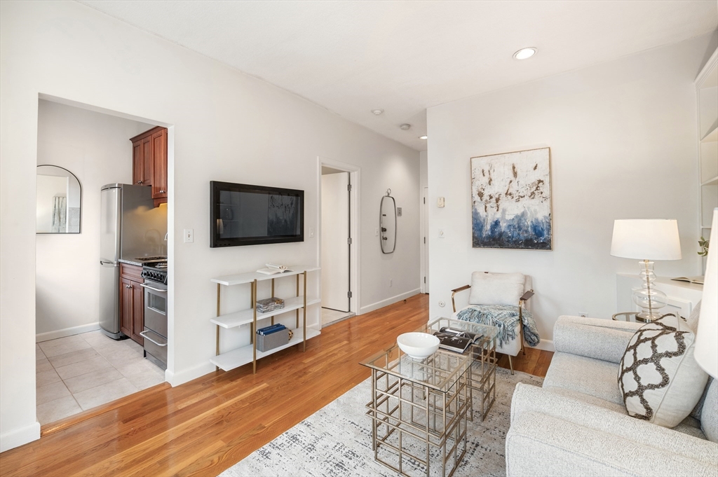 17 Follen St # 3F
