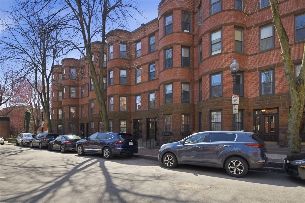17 Follen St # 3F