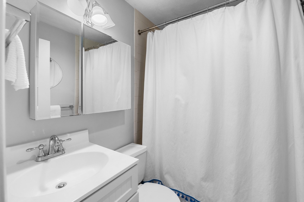 17 Follen St # 3F