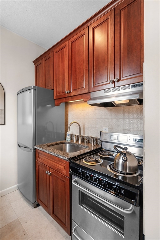 17 Follen St # 3F