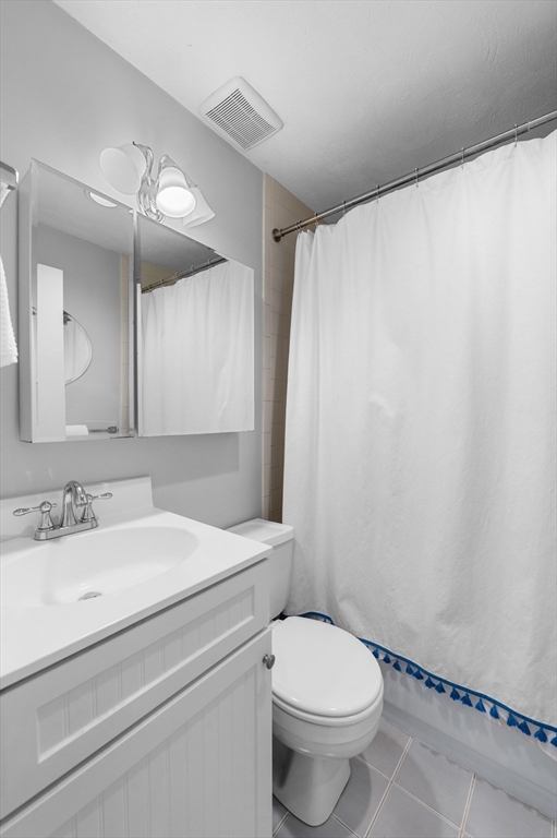 17 Follen St # 3F