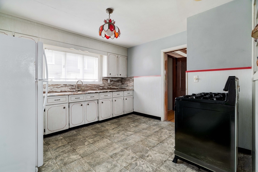 27 Pitcher Ave