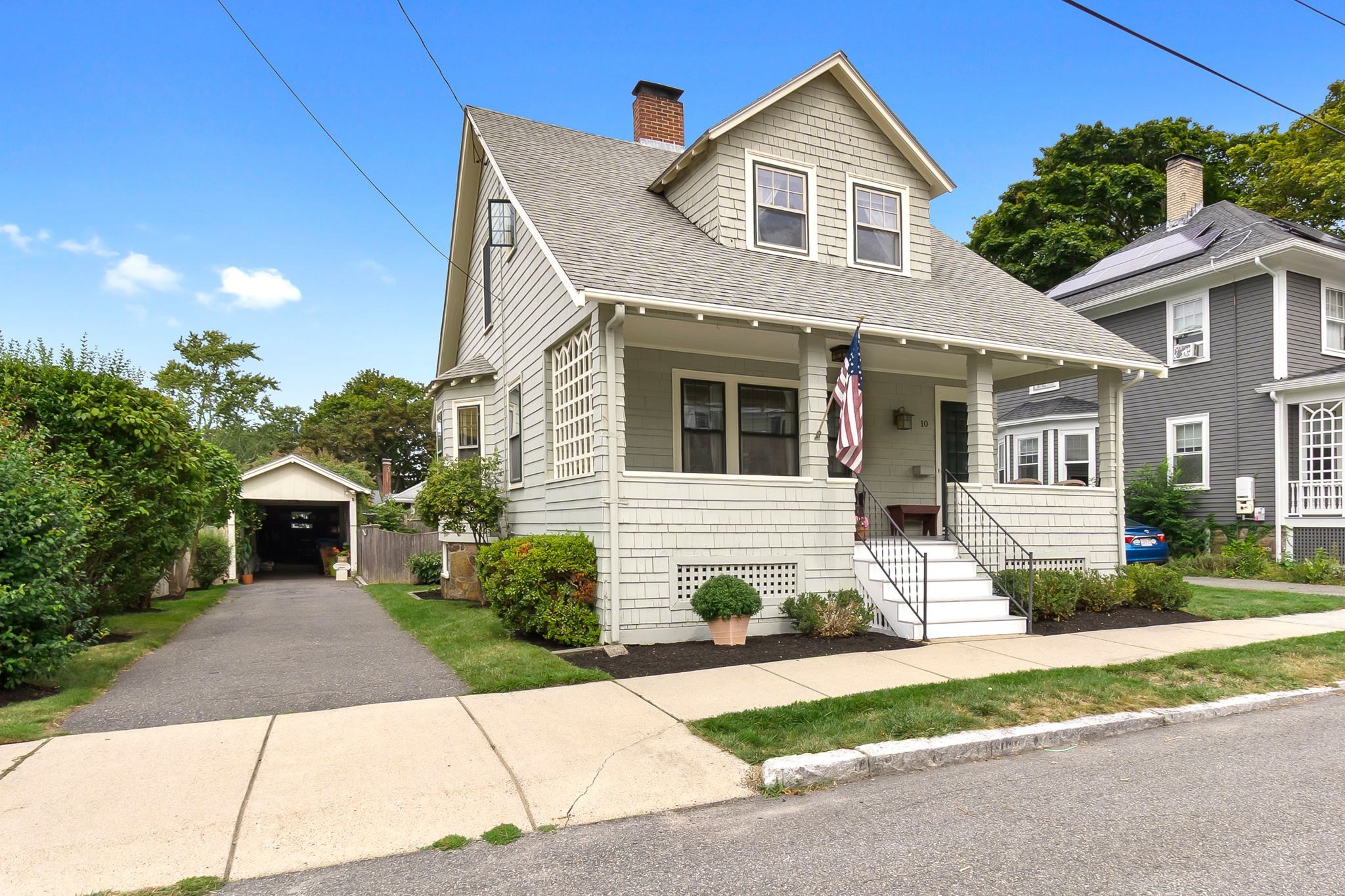 10 Giddings Avenue