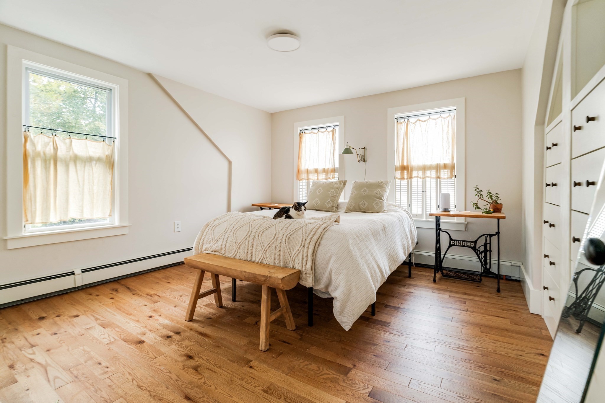 11 Byron St