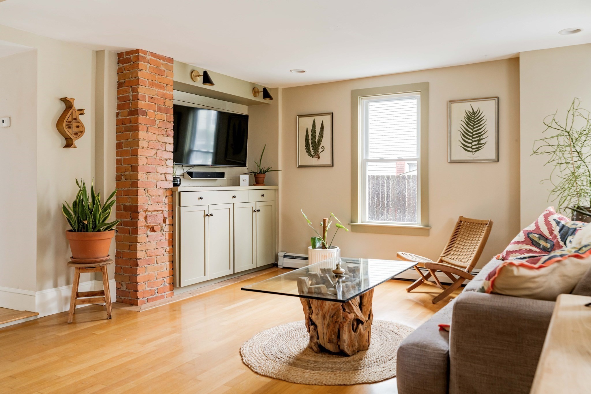 11 Byron St