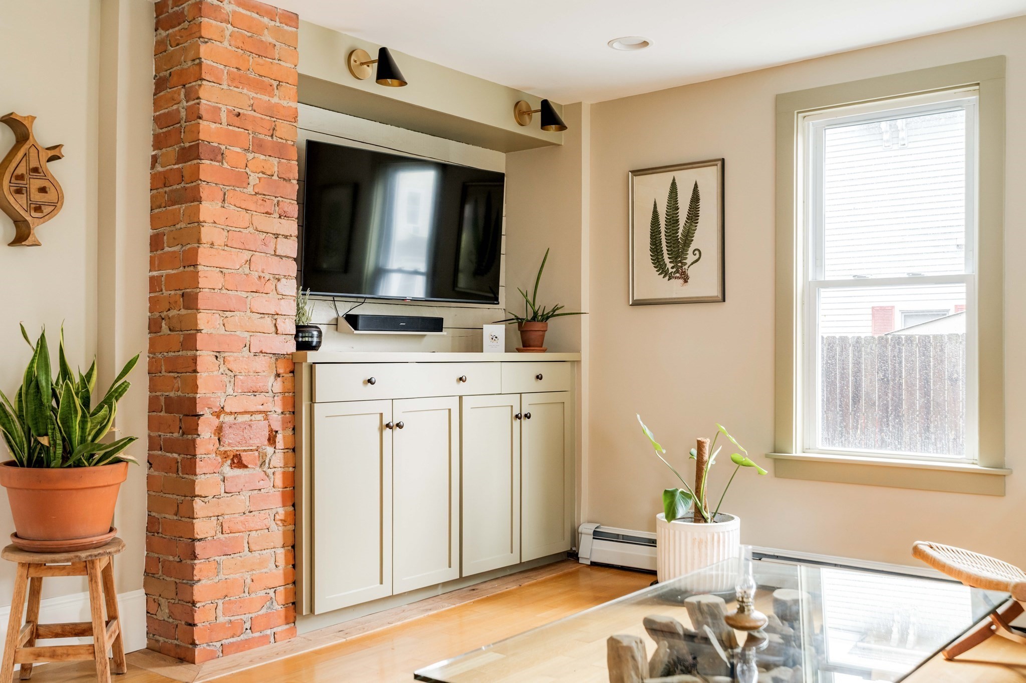 11 Byron St