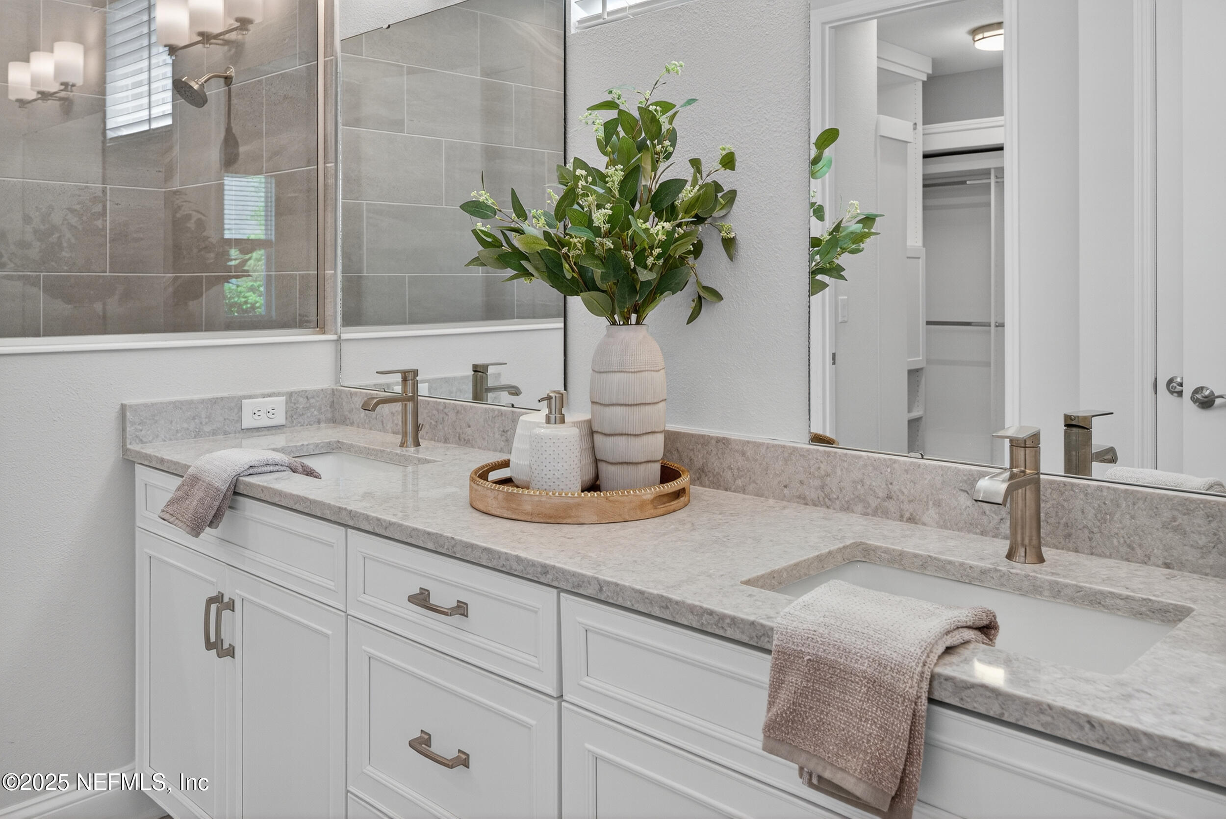 427 LADYSLIPPER Drive, St. Johns