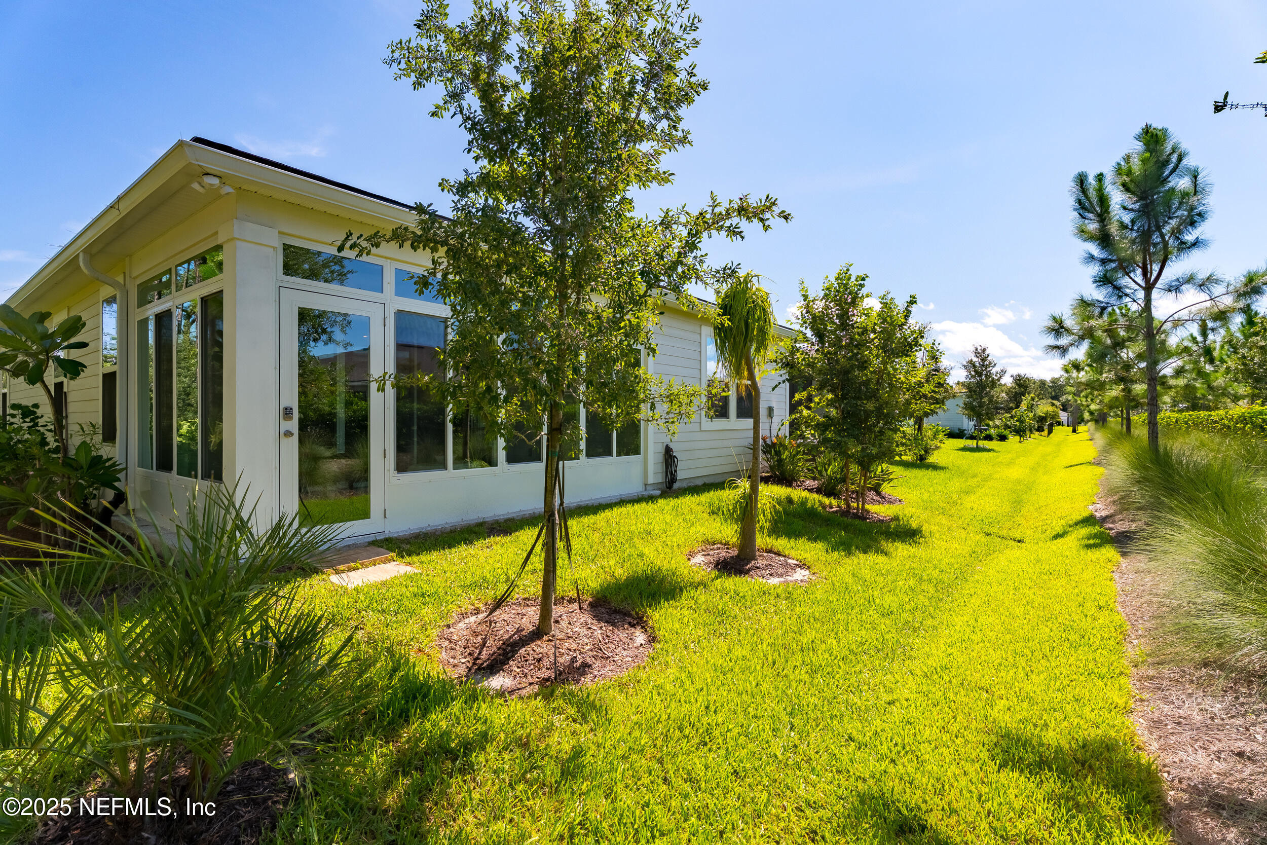 427 LADYSLIPPER Drive, St. Johns