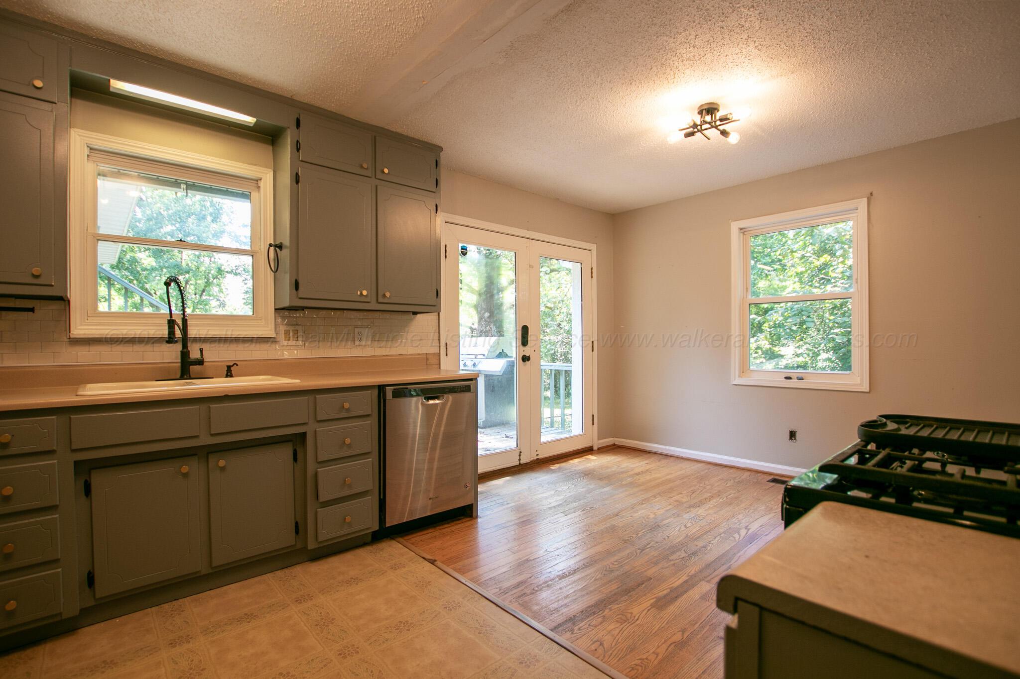 1203 PARK Ave