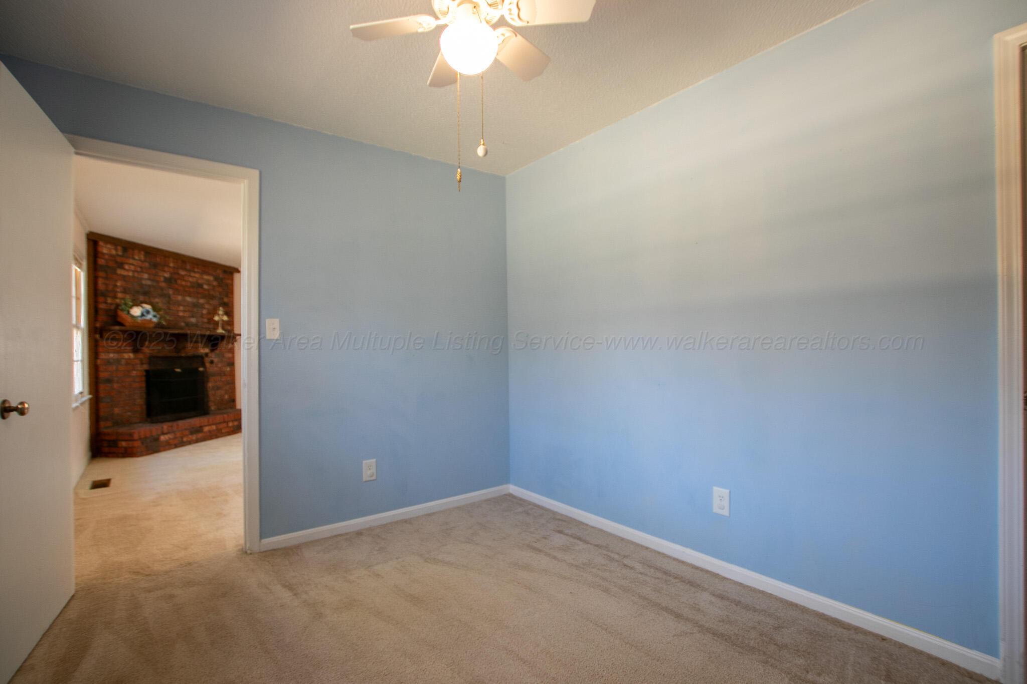 932 KATHRYNE Cir