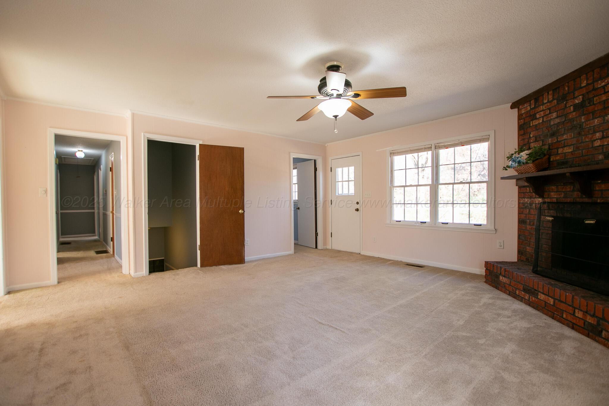 932 KATHRYNE Cir