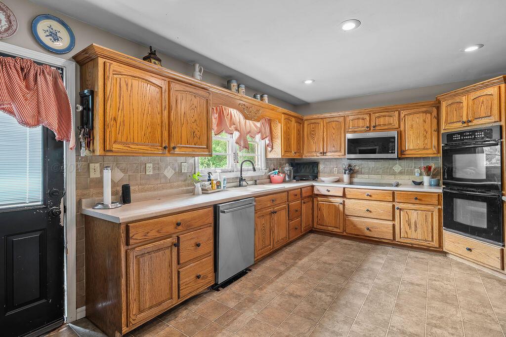 541 CURRY Hwy