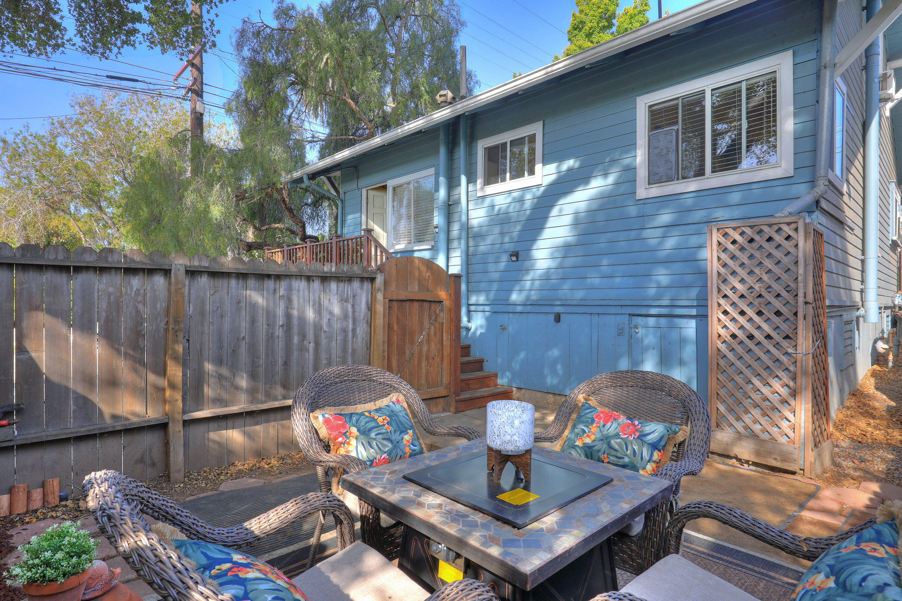 335 W Micheltorena St