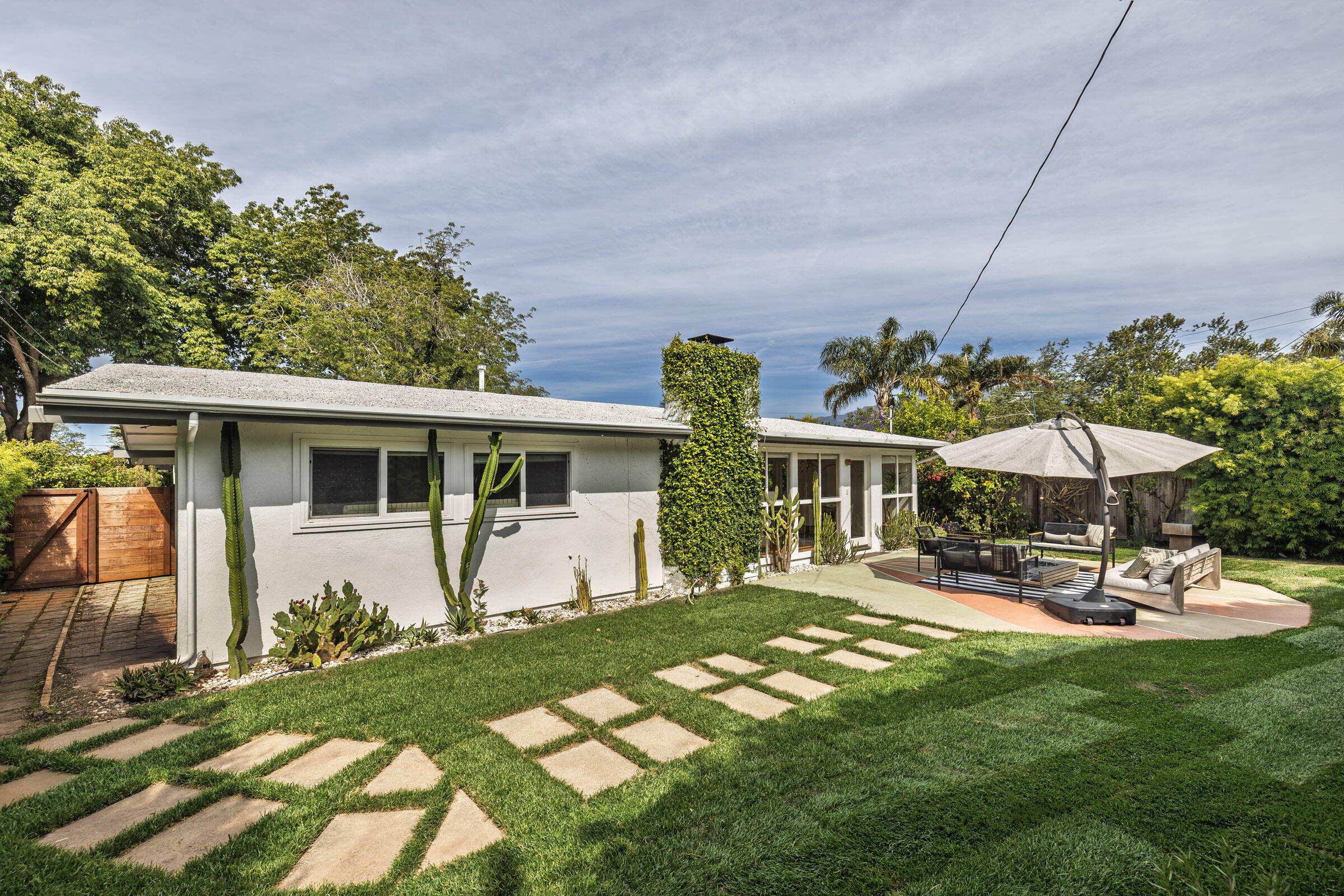 864 Arbol Verde Street