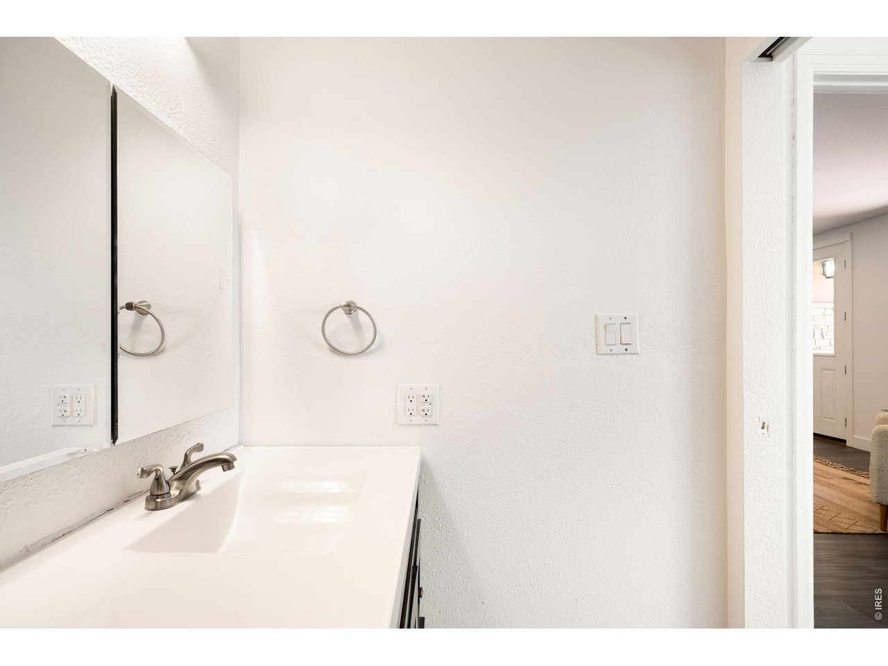 304 Duesenberg Ln