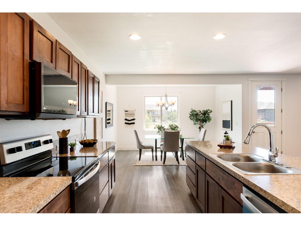 304 Duesenberg Ln