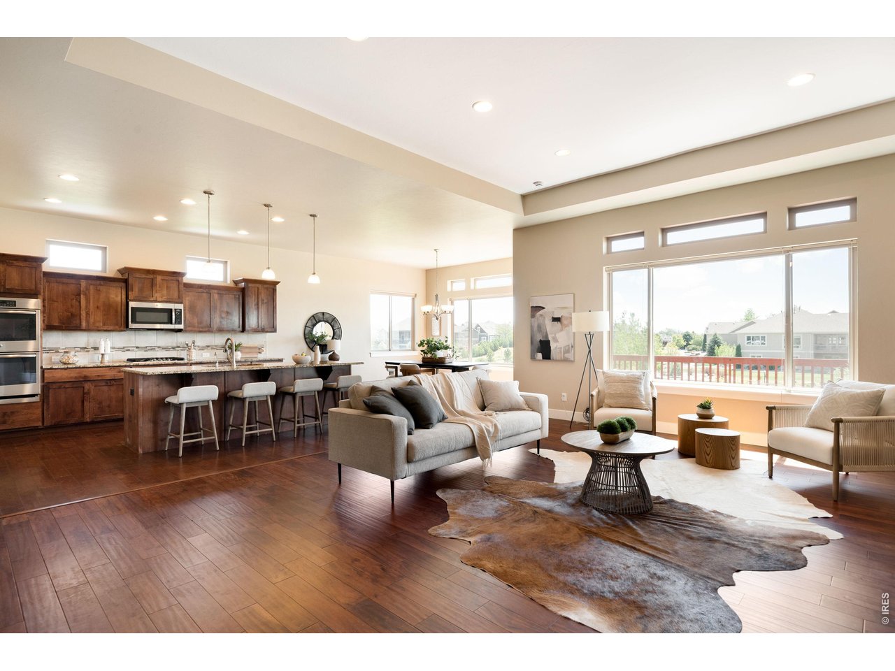 304 Duesenberg Ln