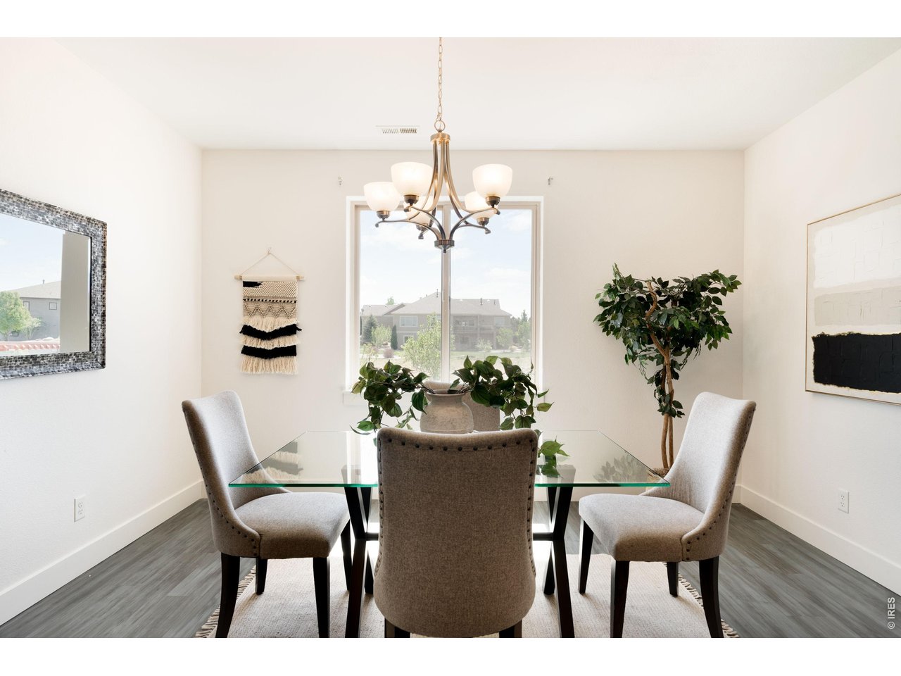 304 Duesenberg Ln
