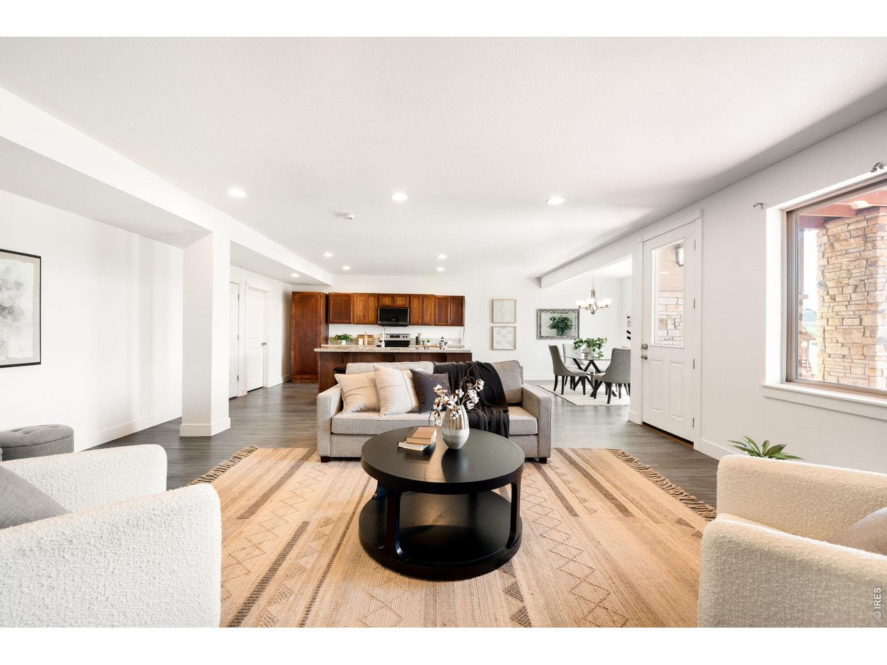 304 Duesenberg Ln