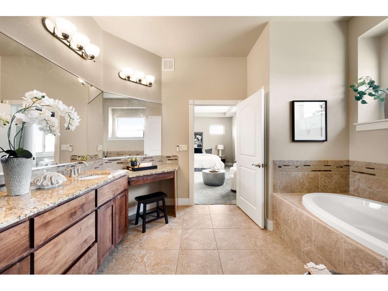 304 Duesenberg Ln