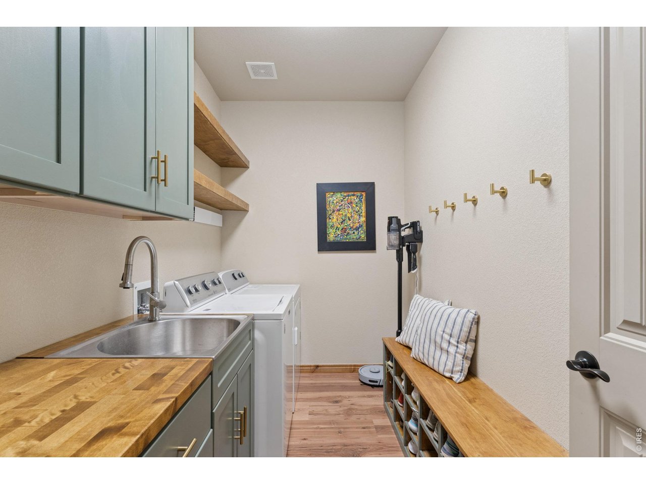 4746 Brenton Dr