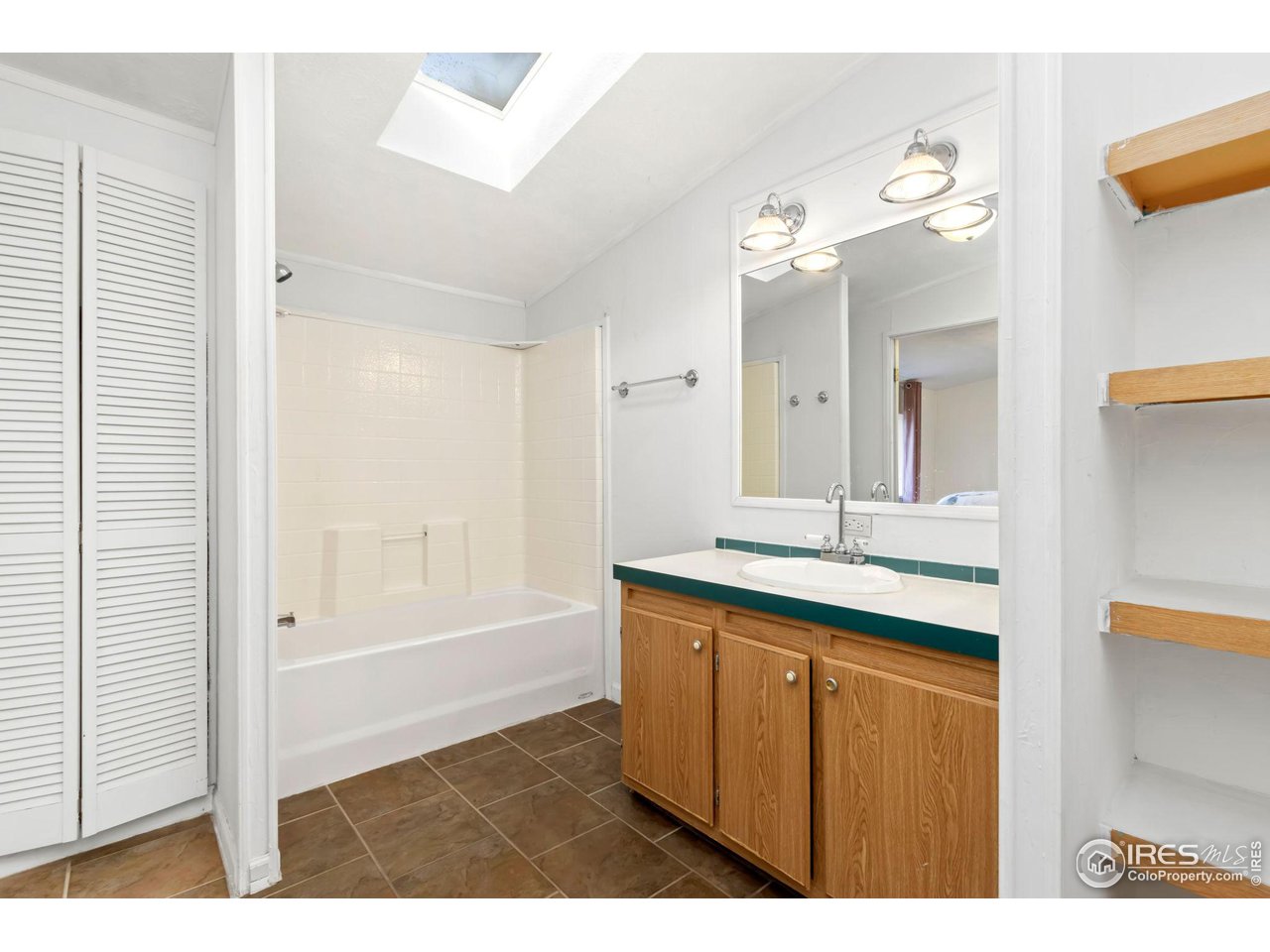 2211 W Mulberry St 220