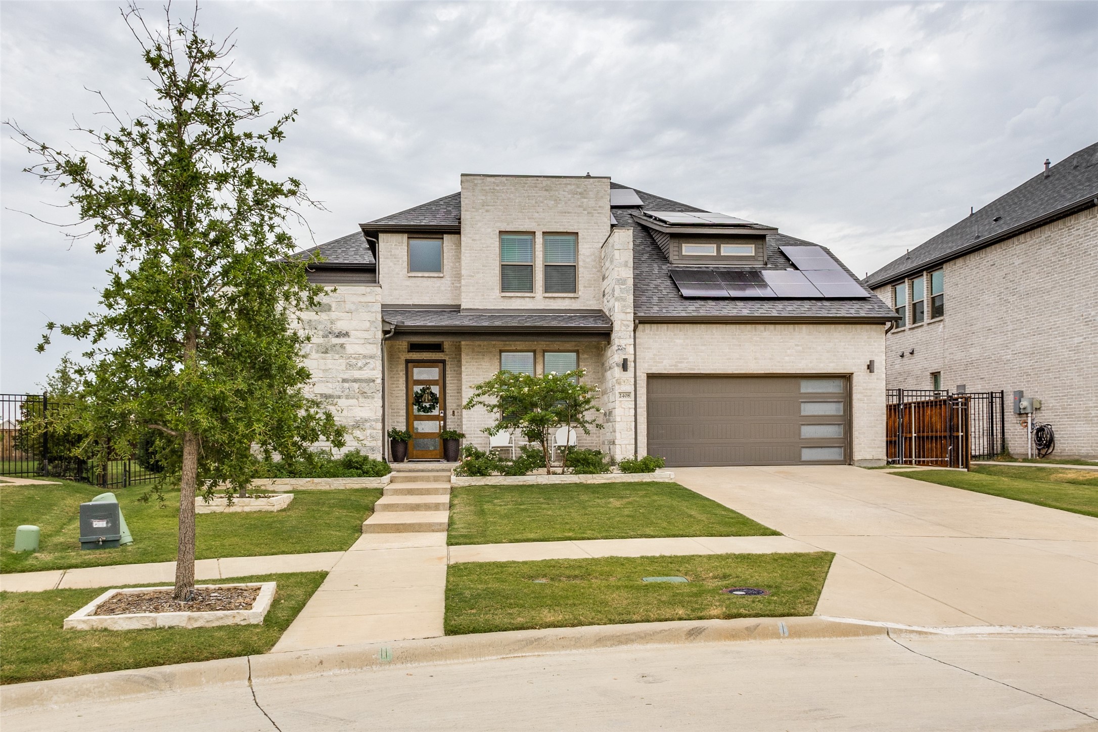2408 Horsetail Road