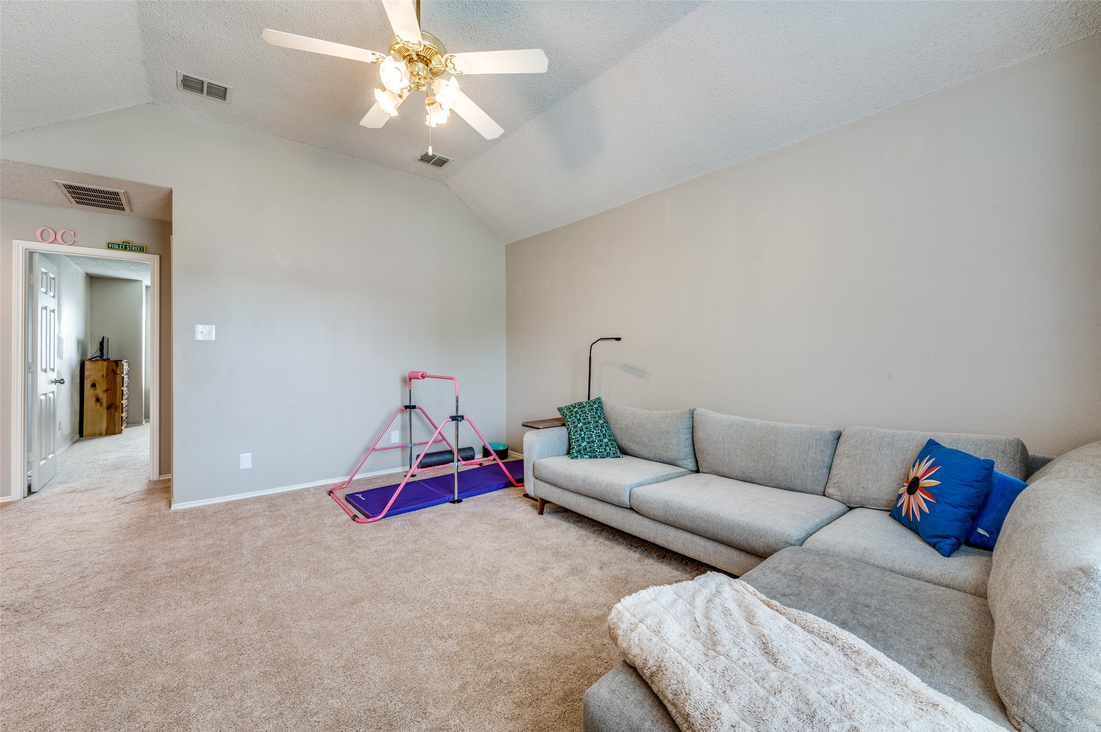 9513 Thorncliff Drive