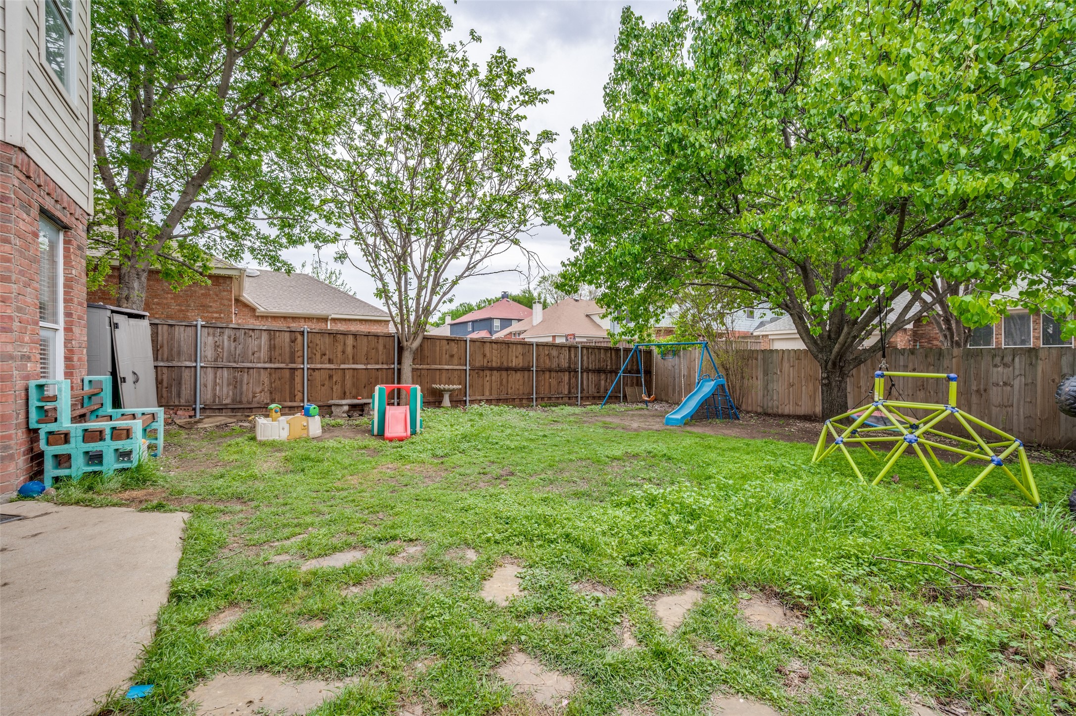 9513 Thorncliff Drive