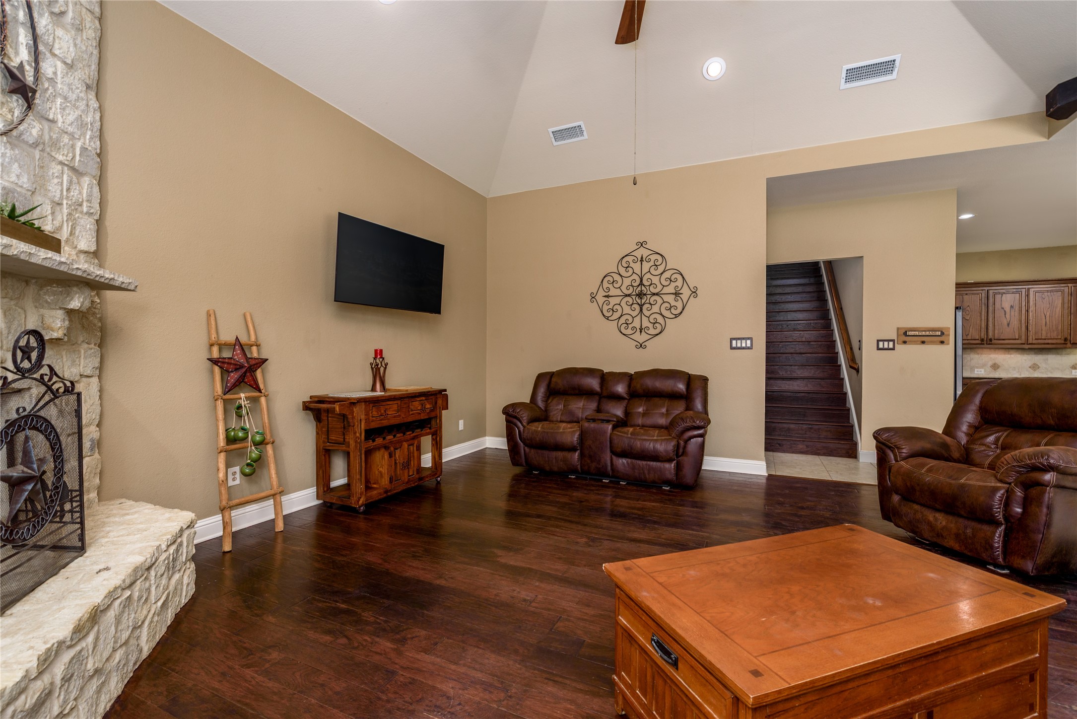 136 Whispering Winds Drive