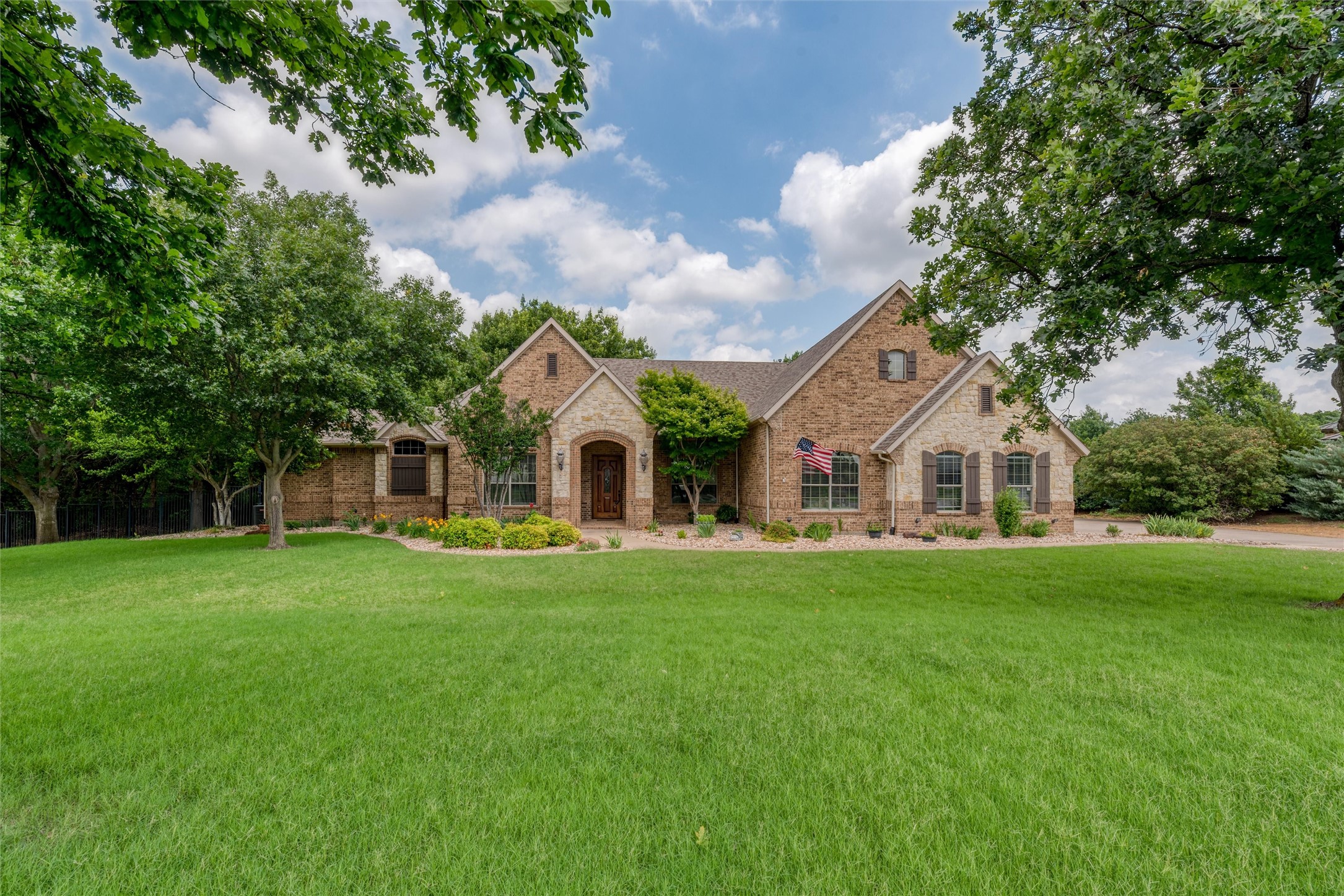 136 Whispering Winds Drive