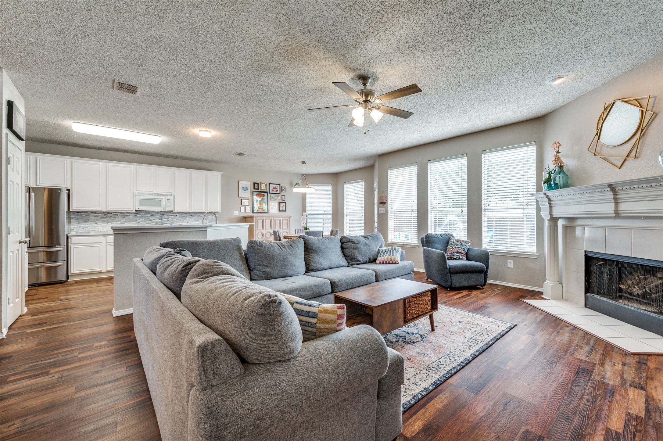 9513 Thorncliff Drive