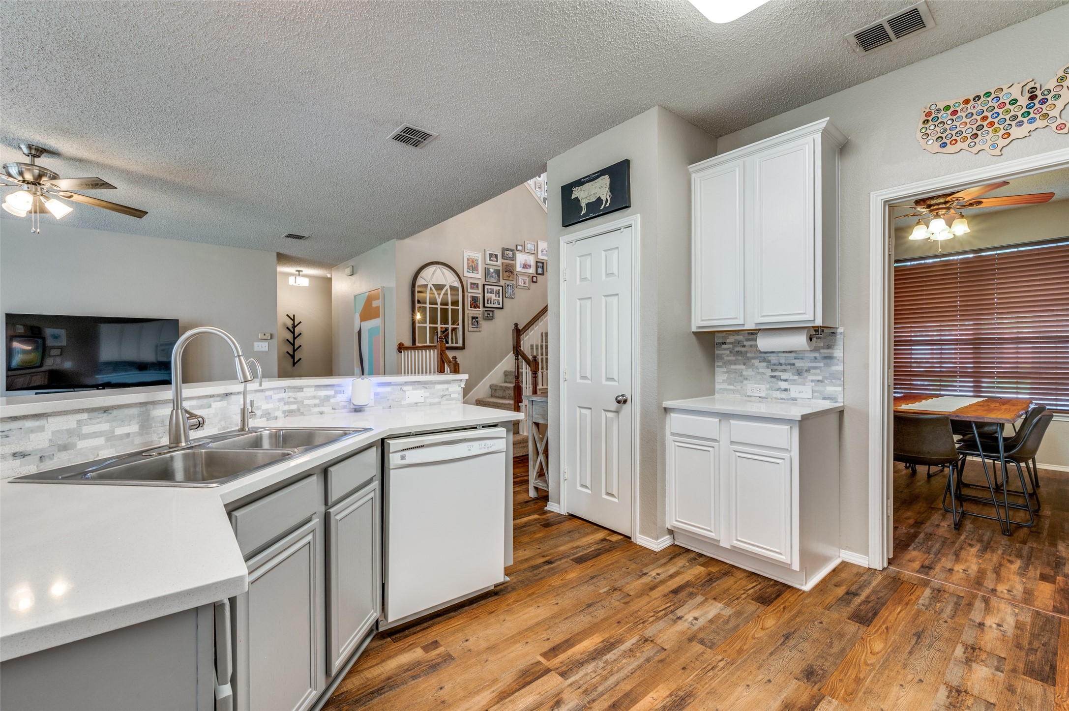 9513 Thorncliff Drive