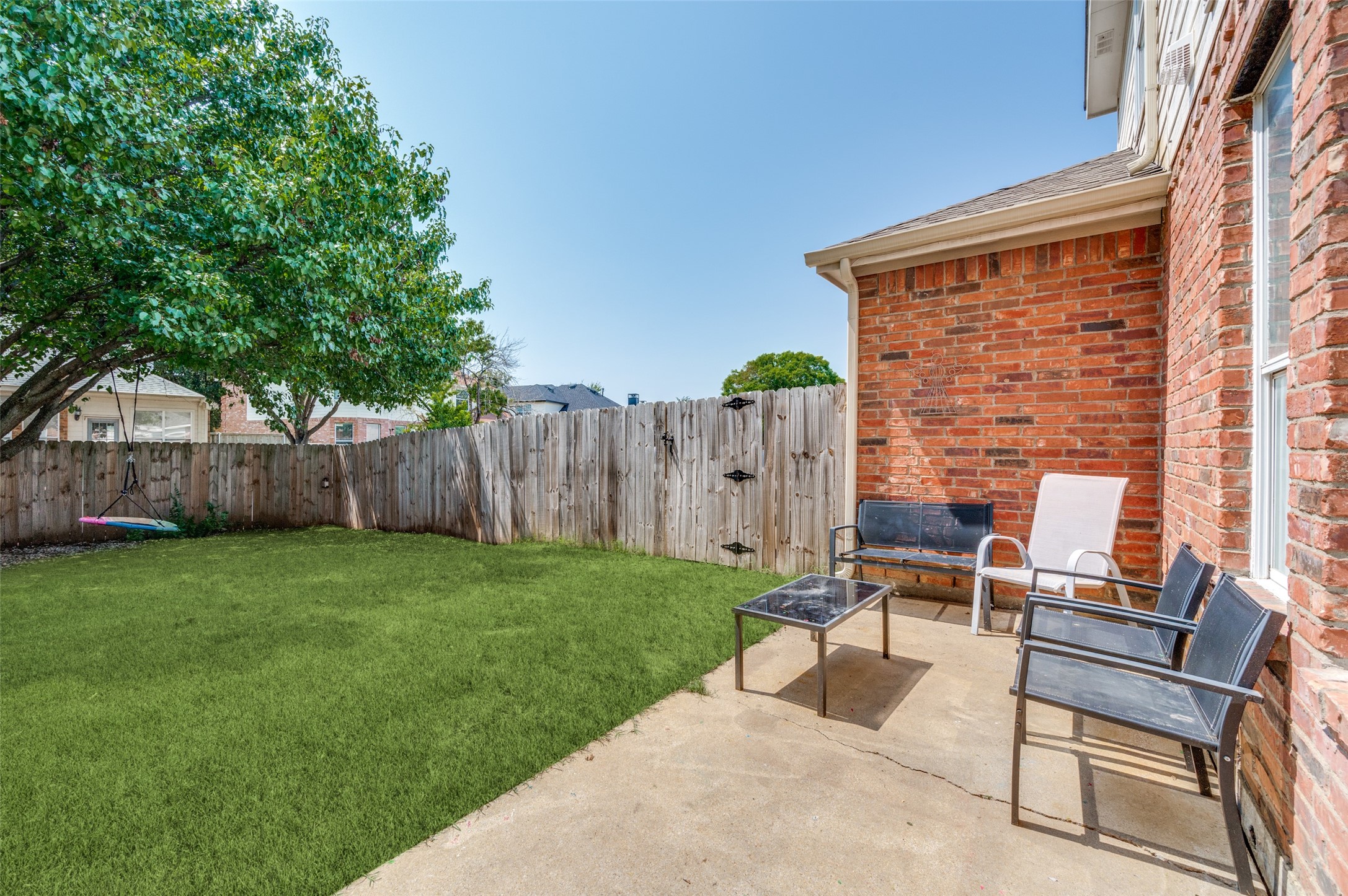 9513 Thorncliff Drive