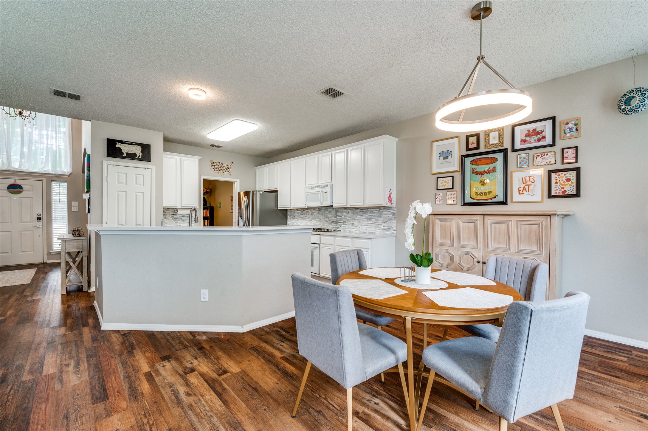 9513 Thorncliff Drive