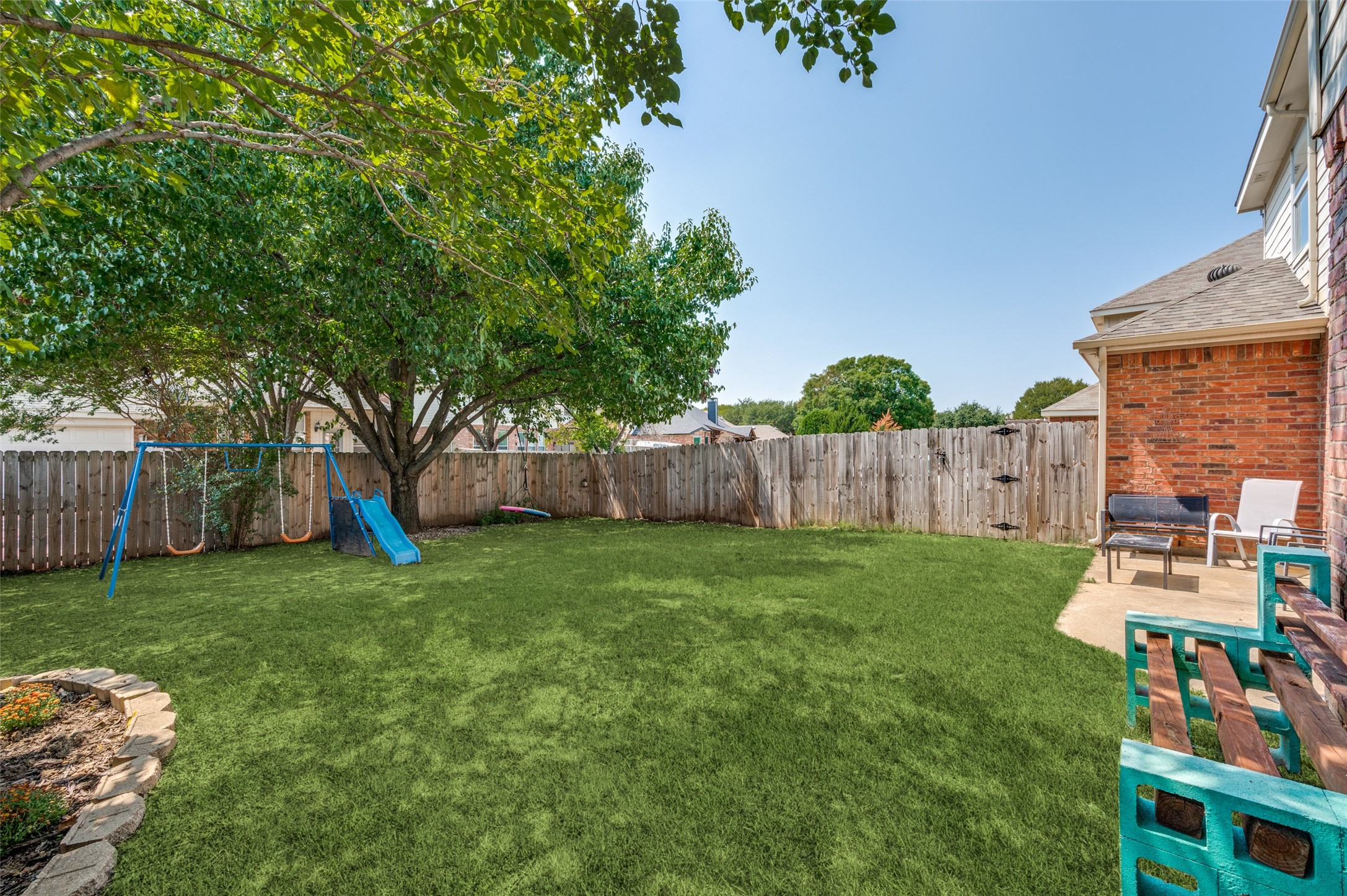 9513 Thorncliff Drive