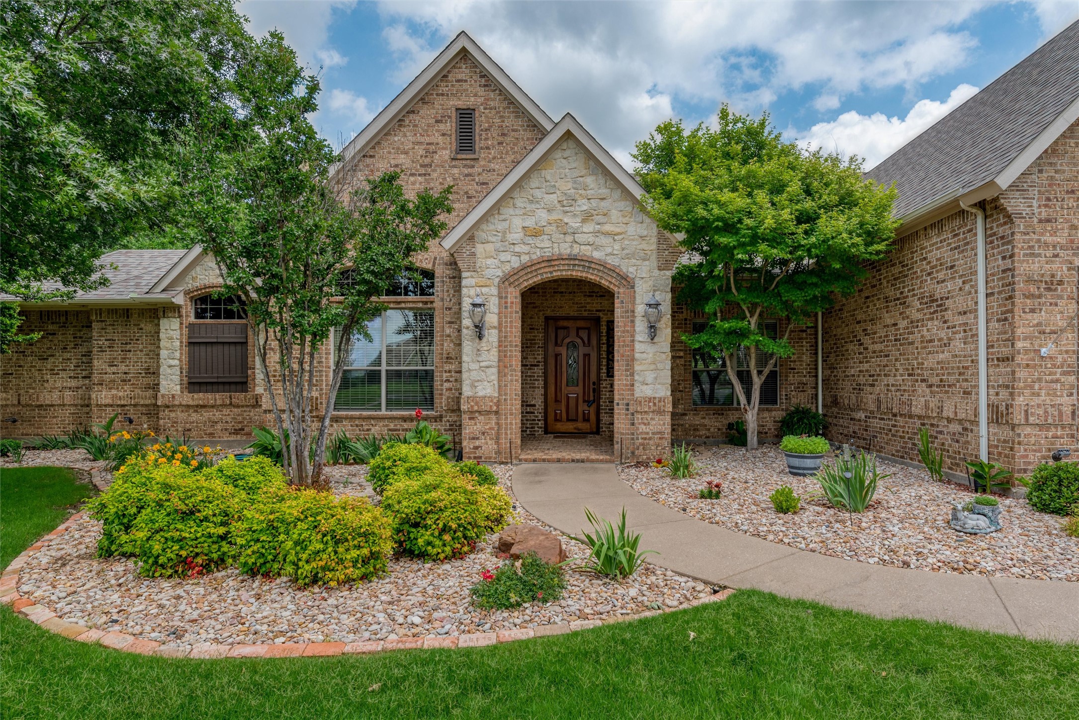 136 Whispering Winds Drive