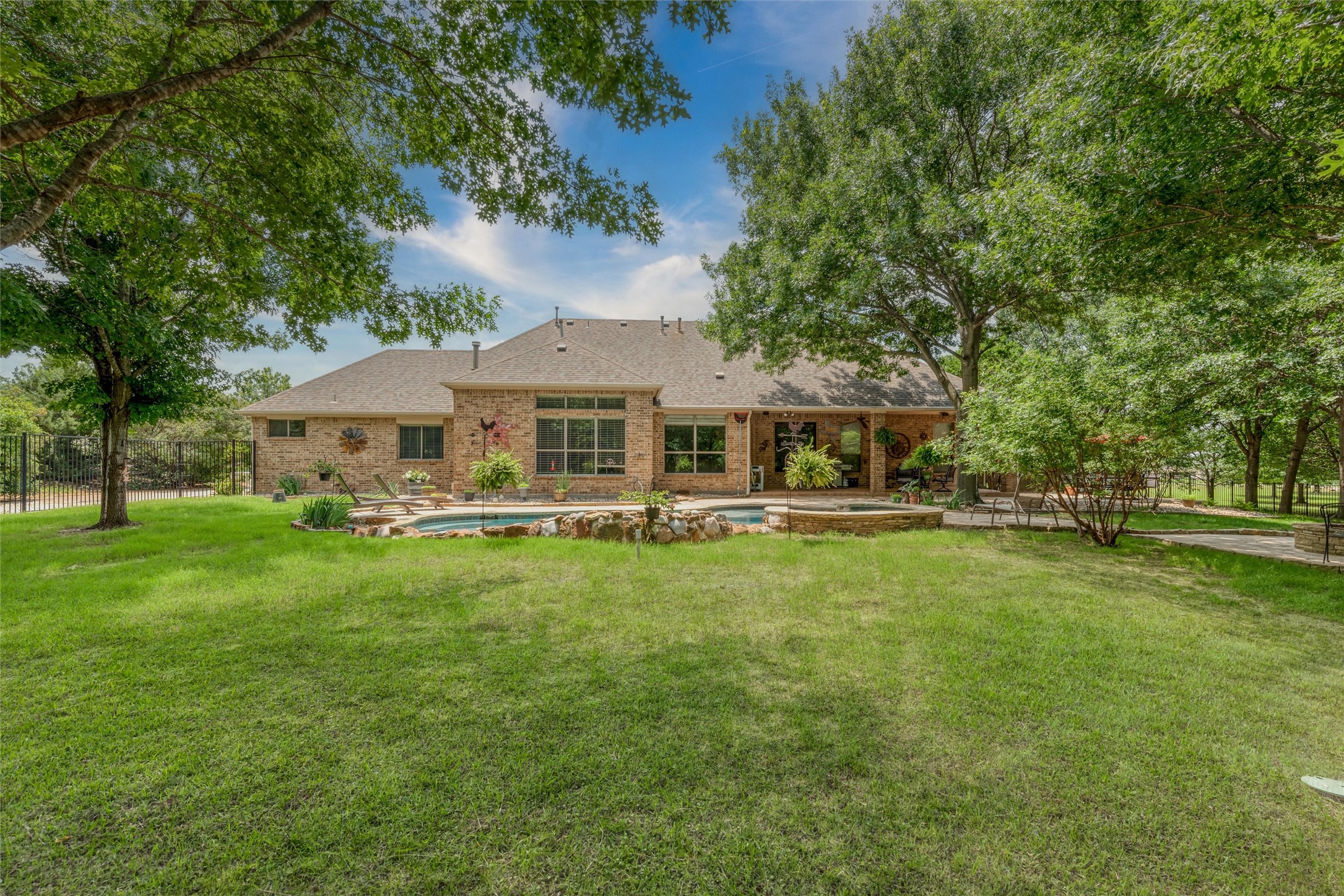 136 Whispering Winds Drive