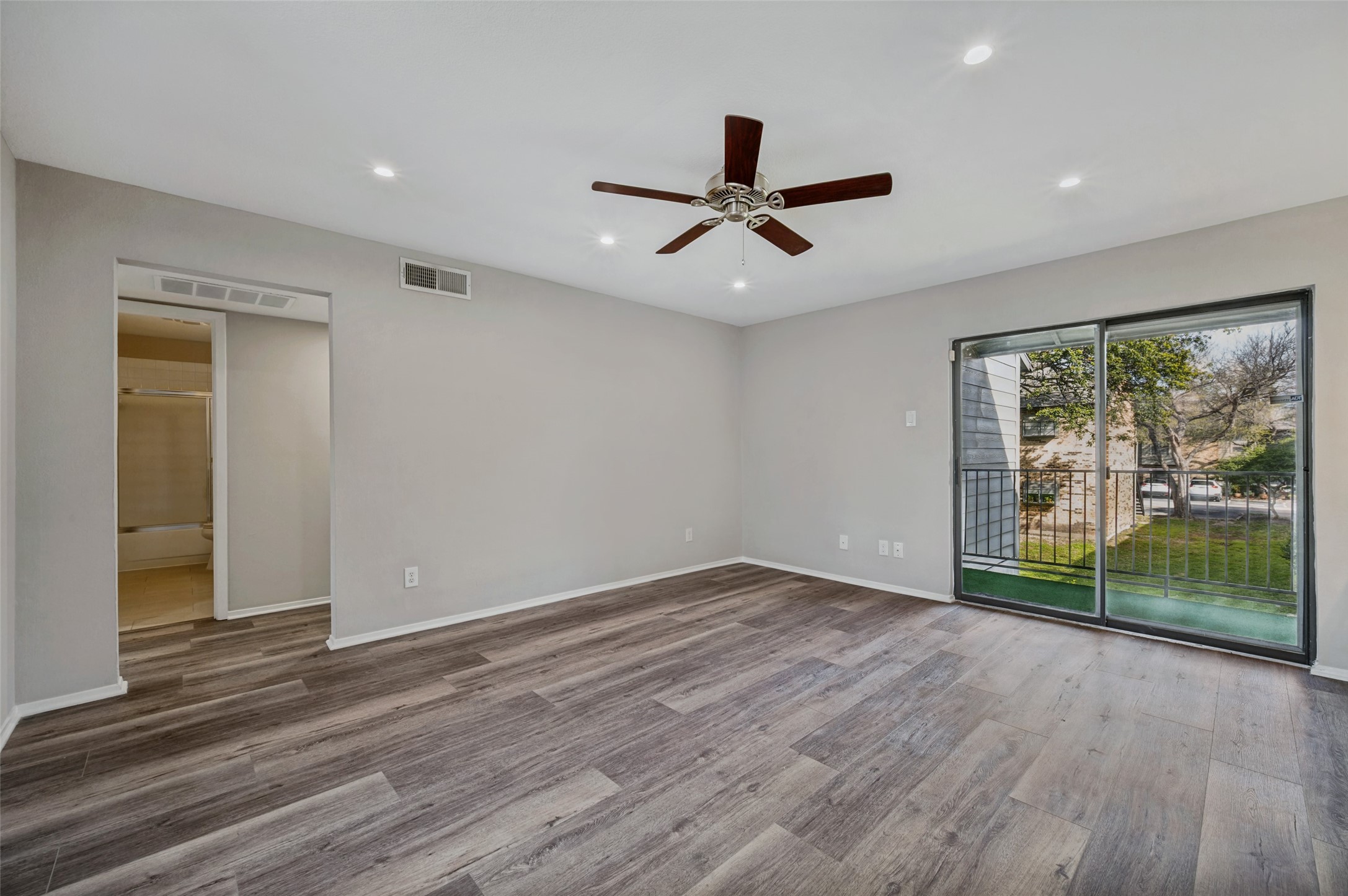 5335 Bent Tree Forest Drive 286