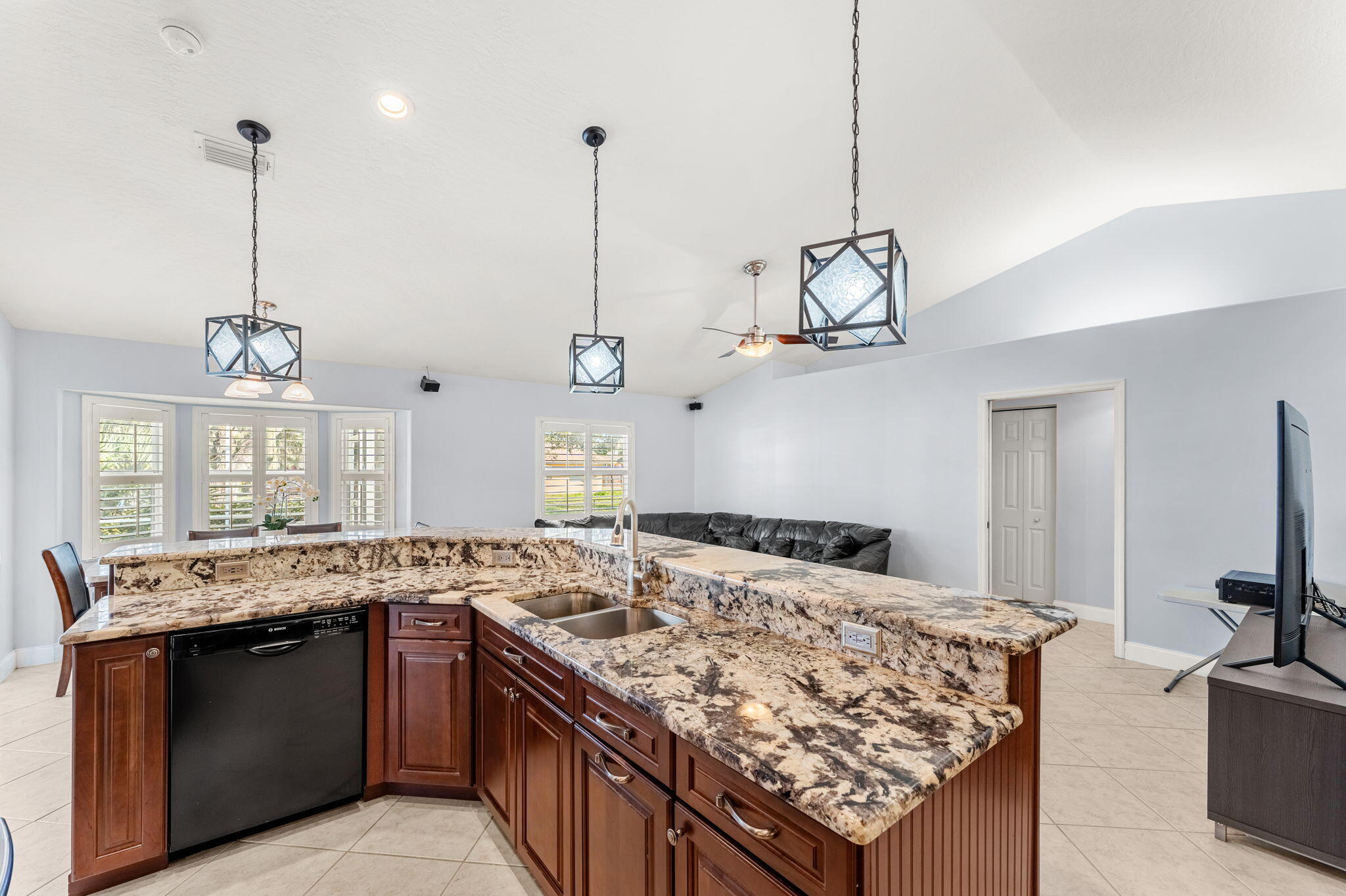 525 Chippewa Avenue NE