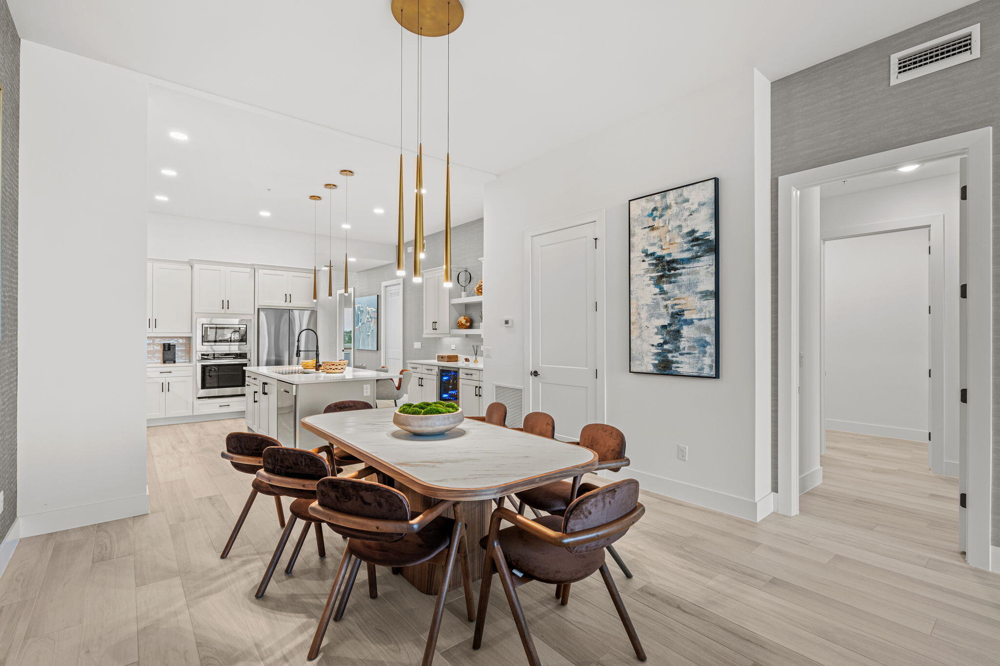 3031 Hafen Lane, 203